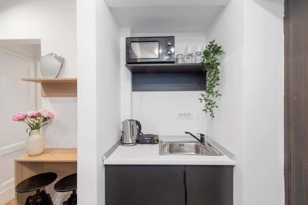 Ultra Central, 15 Sqm Studio By Urbanesq Bukarest Eksteriør billede